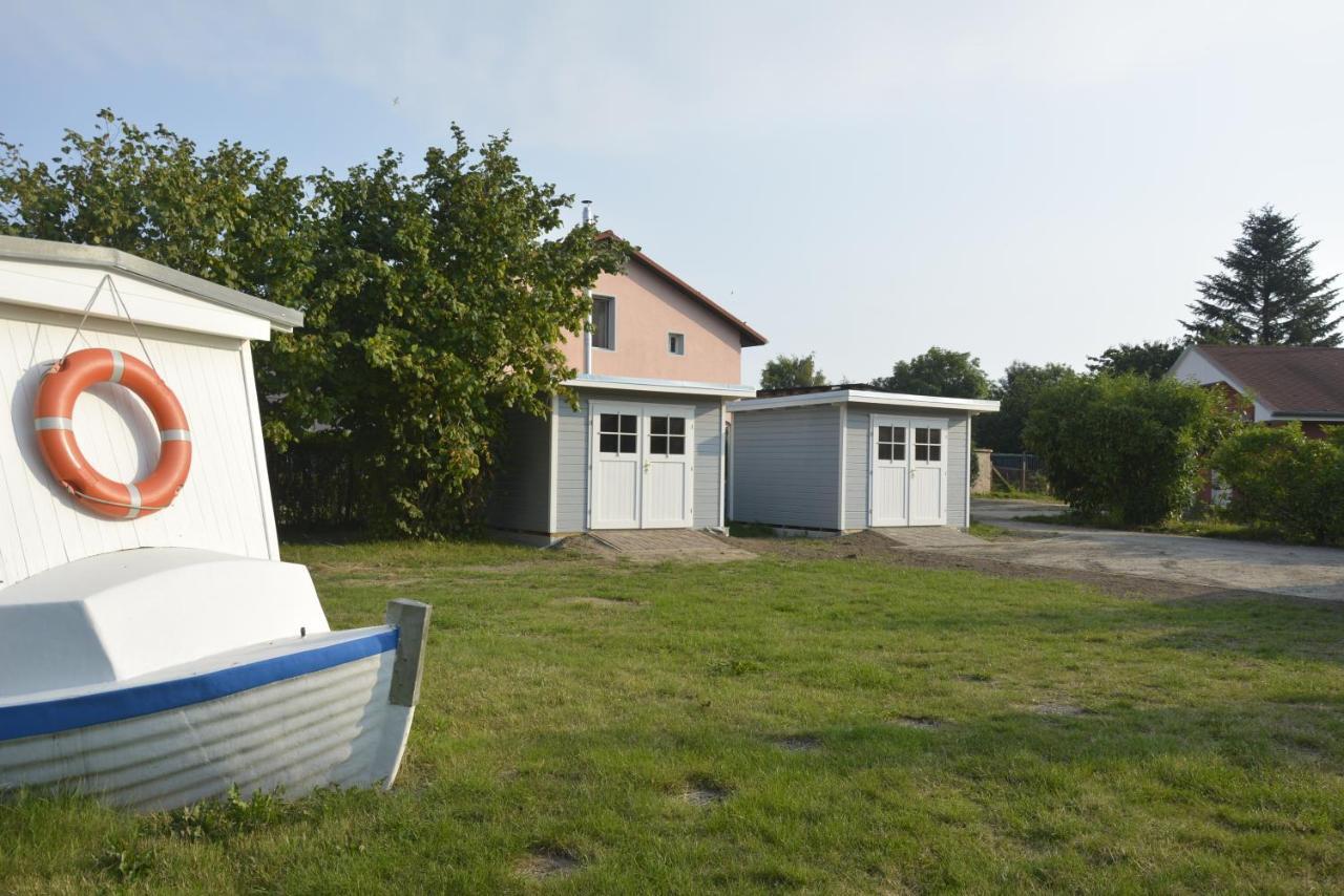 Ferienhaus bei den Kreidefelsen - Ihr Zuhause auf Rügen Lohme Exterior foto